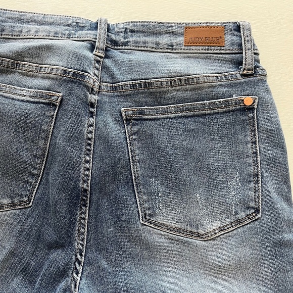 Judy Blue Jeans - Picture 6 of 7